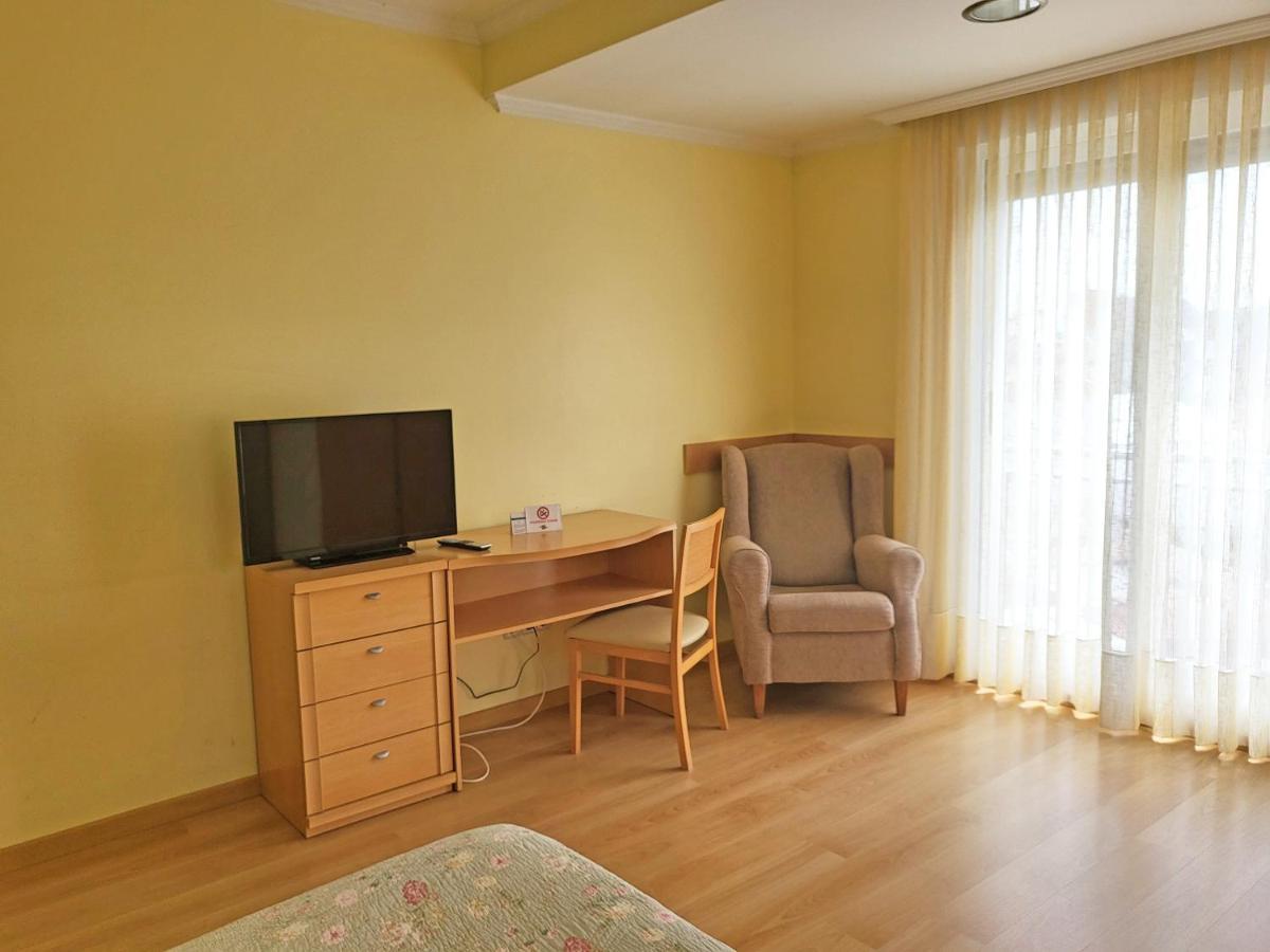 Hotel Villa Juanita او غروف المظهر الخارجي الصورة